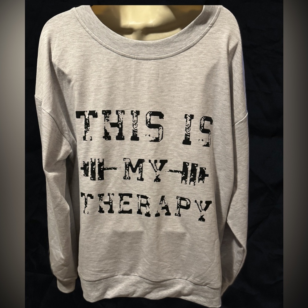 “This is my therapy” over sized Gym/ workout long skeeve Tee Large (ar)